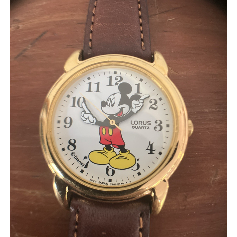 Vtg Lorus Disney Mickey Mouse Japan v501-0430 0130 Quartz Watch Leather Band